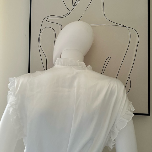 Intimo Cream Ruffled Kimono - Picture 9 of 10